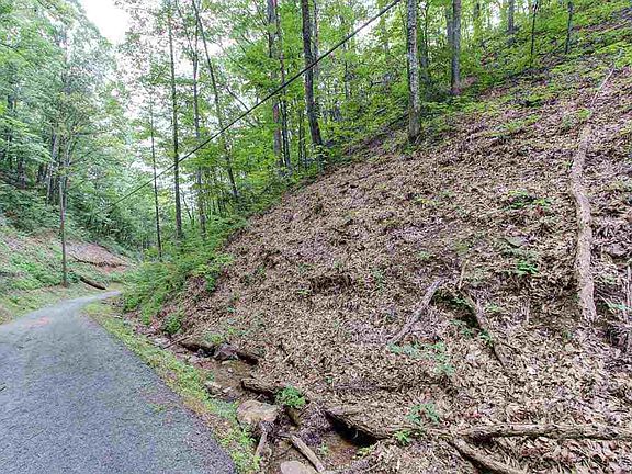 3rd image of 3502 Caney Creek Rd