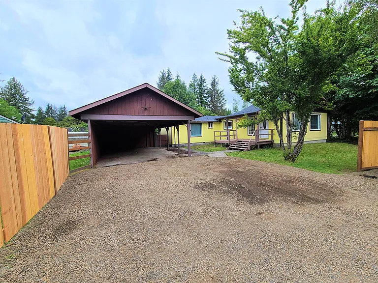 690 Nelson Rd — Photo 12