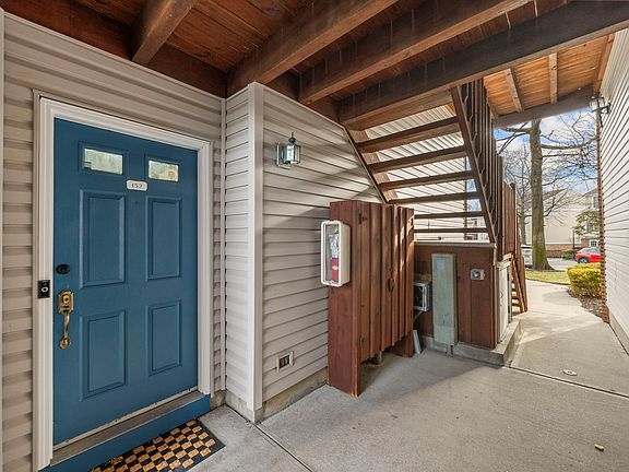 2nd image of 152 Lynette Dr