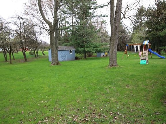 5th image of 190 Wildflower Dr