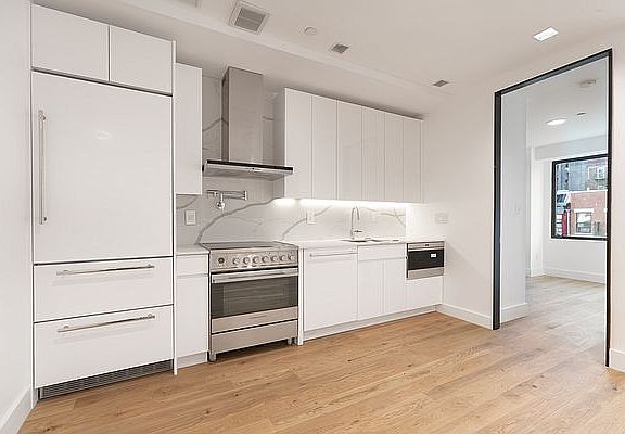 3rd image of 202 Avenue A #32