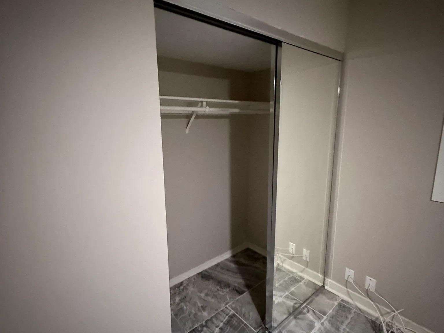 1 bed, 2584 sqft, $1,100 — Photo 3