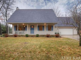 4040 Scenic Pines Dr NE, Rockford, MI 49341