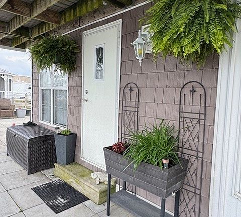 4th image of 1805 W Lakeshore Dr #3