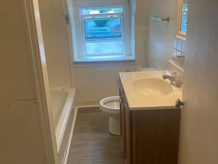 5290 Heidler Rd #5290 — Photo 3
