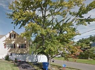 11 Marie Rd, Fords, NJ 08863