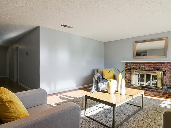 5th image of 832 Feller Ave