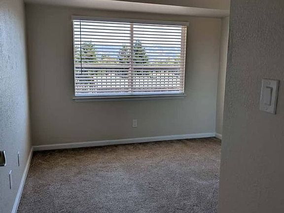 5th image of 160 Highland Ave #B