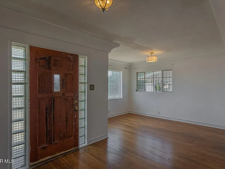 4029 Hueco Ave — Photo 2