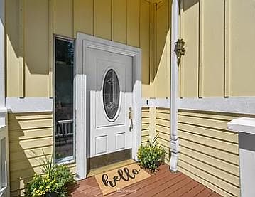 3rd image of 43924 SE 142nd St