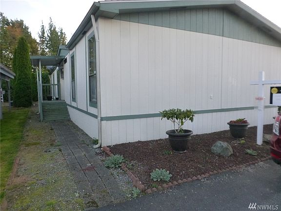 4th image of 16600 25th Ave NE Unit 152