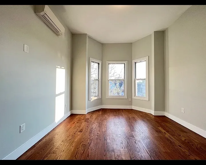 112 Duncan Ave #3LL — Photo 4