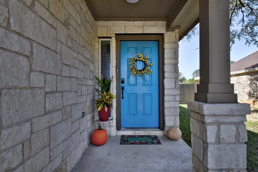 3 bed, 1361 sqft, $2,000 — Photo 2