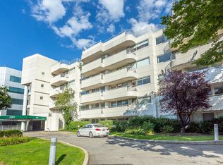 88 Cuttermill Rd APT 418, Great Neck, NY 11021