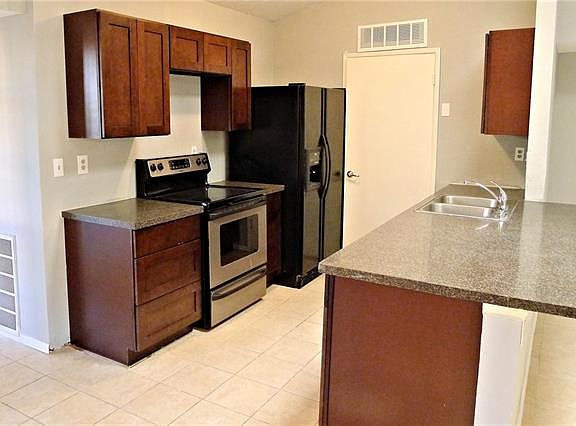 4th image of 6015 Dooley Dr