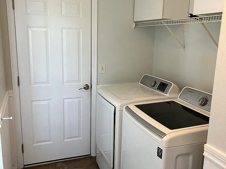 5 Ziegler Pl — Photo 4