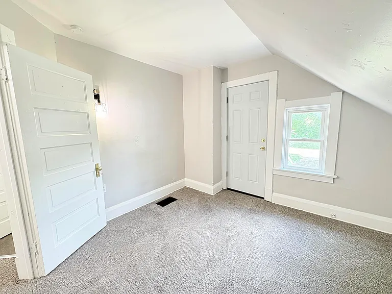 2552 Foraker Ave — Photo 18