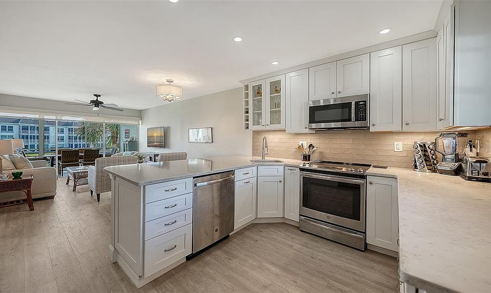 1st image of 4370 CHATHAM DRIVE #204