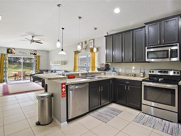 3rd image of 23748 Companero Dr