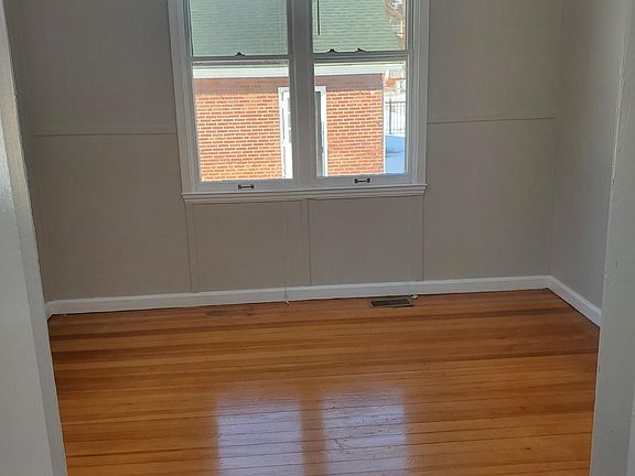 4th image of 2913 Clearview Dr #1