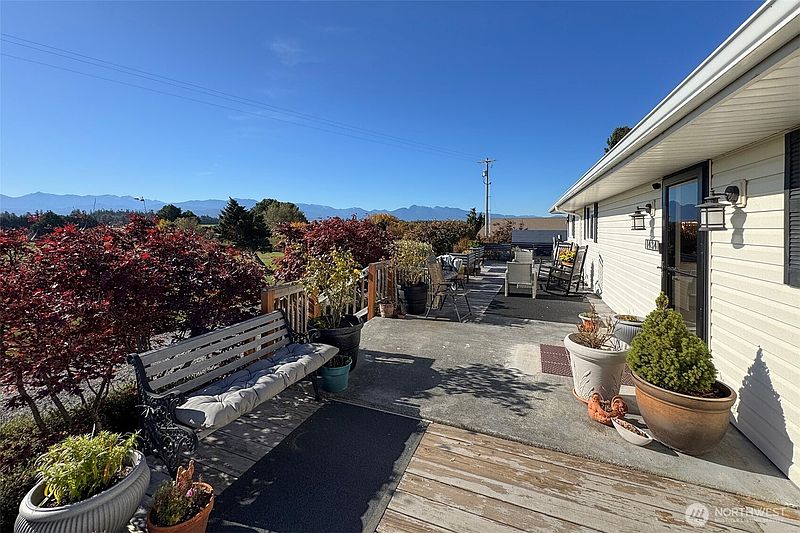 5th image of 1434 Marine Drive