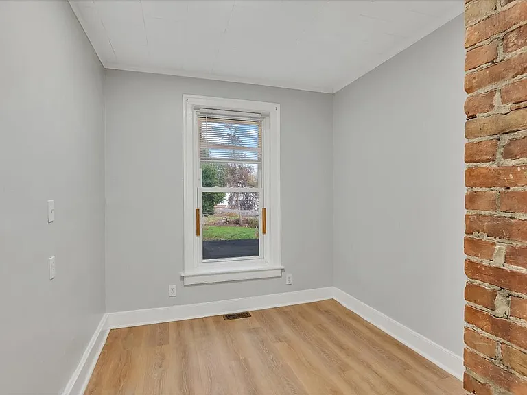 57 1/2 Saratoga Ave #1N — Photo 8