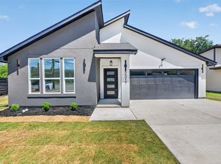 2317 Dillard St, Fort Worth, TX 76105