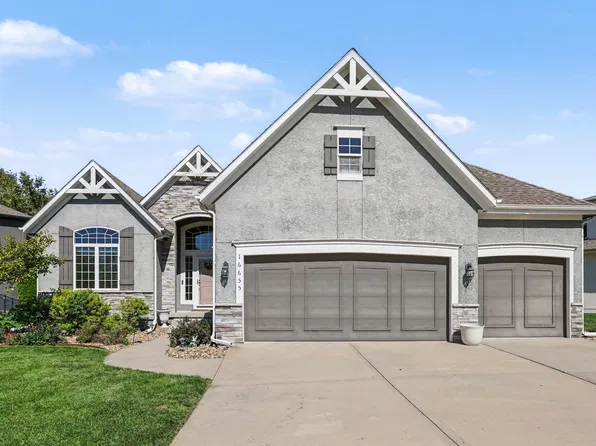 16655 S Lind Rd, Olathe, KS 66062