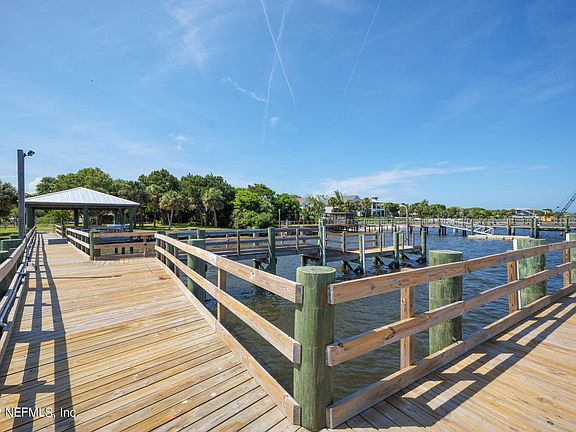 5th image of 10028 Heckscher Dr