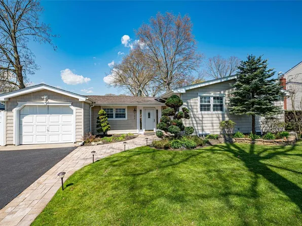 765 Van Buren Avenue, West Islip, NY 11795