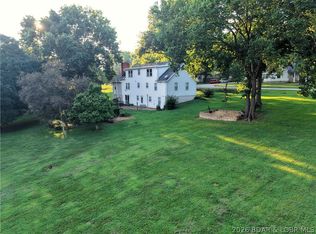 600 E McNair St, Versailles, MO 65084