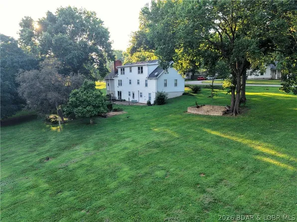 600 E McNair St, Versailles, MO 65084