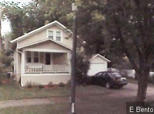 817 E Benton Ave, Naperville, IL 60540