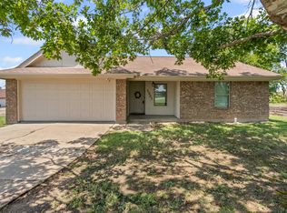 1221 E Fm 4, Cleburne, TX 76031