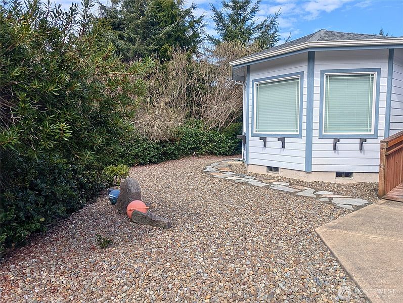 4th image of 258 N Razor Clam Drive SW