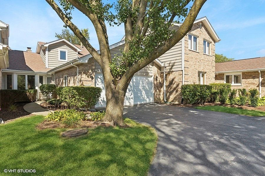 1st image of 17238 Lakebrook Dr
