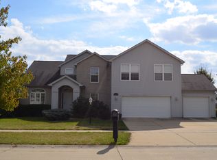 2513 Hallbeck Dr, Champaign, IL