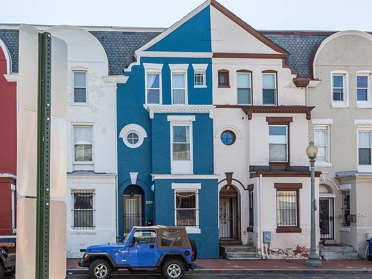 338 Elm St NW — Photo 1