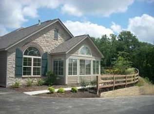 225 Stonegate Loop, Pataskala, OH 43062