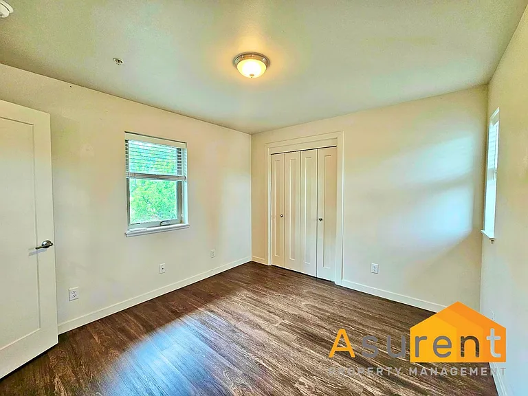 73 S Mountain Ave — Photo 5