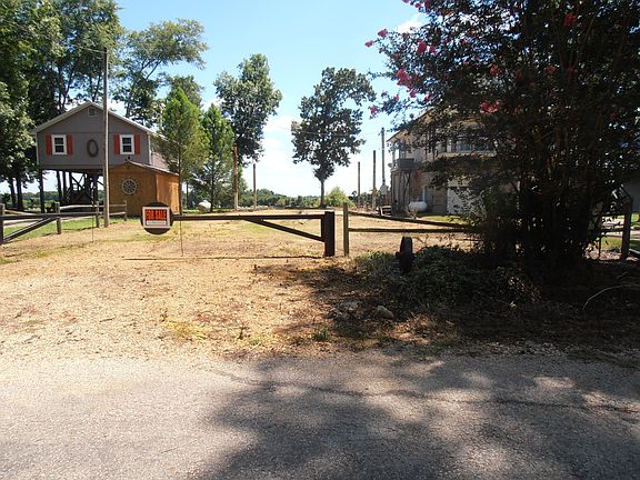 4th image of 740 Vista River Ln