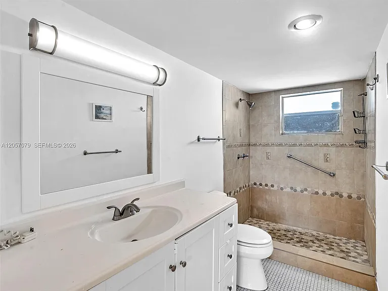 3600 NE 170th St #211 — Photo 22
