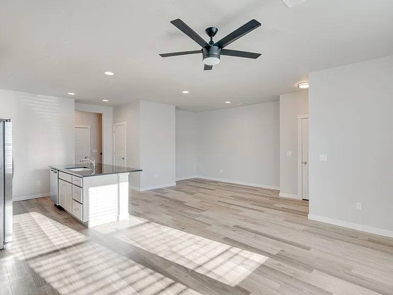 319 S Riggs Spring Ave — Photo 19