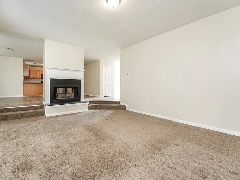 260 Greenway Dr — Photo 5