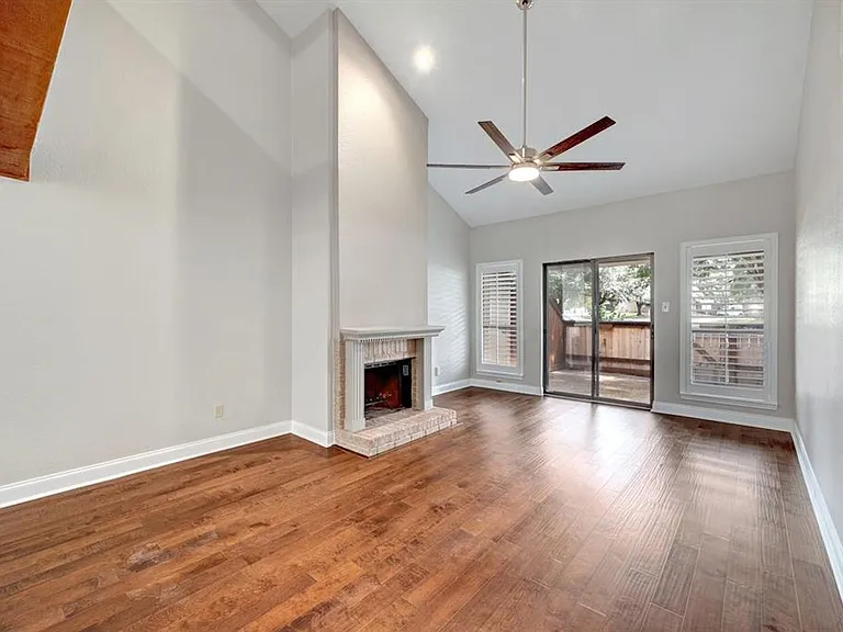 7211 Lakewood Dr #G-124 — Photo 3