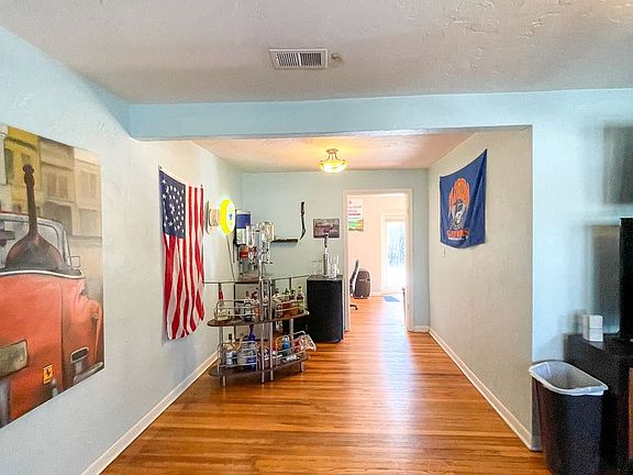 4th image of 1627 NW 7th Ave