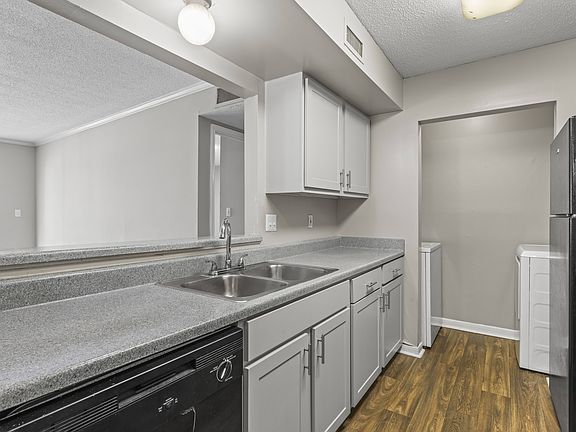 Enjoy kitchens with beautiful wood flooring and complete appliance packages, professionally operated by Highlands Vista Group.