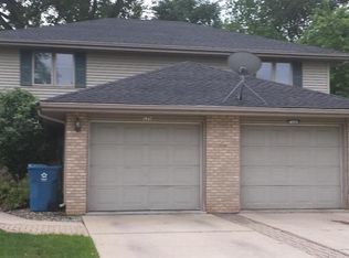 2616 Hart Rd, Highland, IN 46322