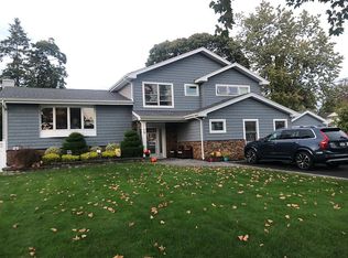 59 Edgewood Rd, West Islip, NY 11795