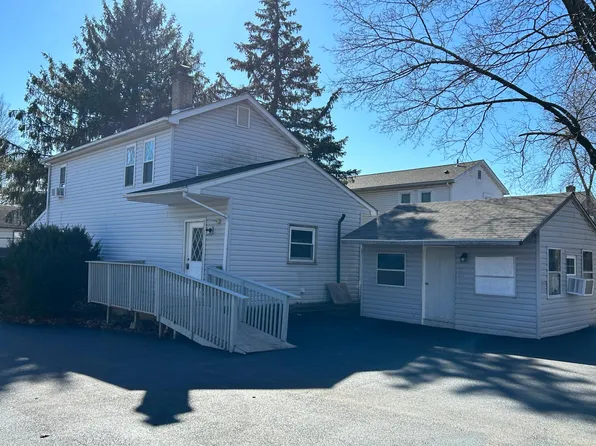 2926 E Walnut St, Colmar, PA 18915